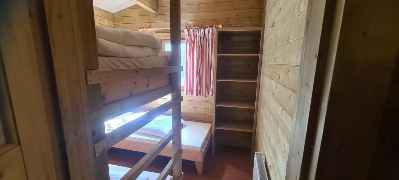Campsite 't Urkerbos - 5 Persoons Brabantse Blokhut